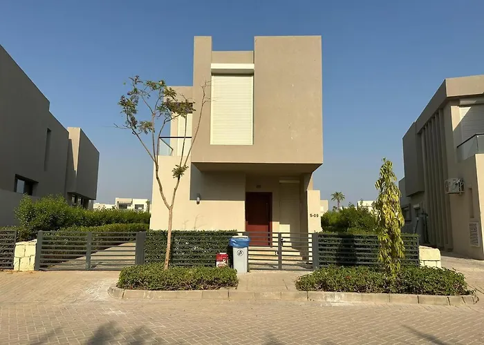 للإيجار فى ازها العين السخنه
